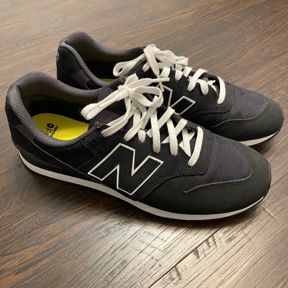 Men’s new balance x figs sneakers size 10.5 black